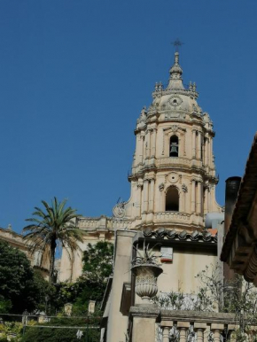 A Casa ra Signurina Rosa blu, Modica